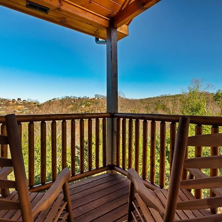 Full Equipped Cabin With A Pool And Game Room Smokies Views Gatlinburg Exterior photo