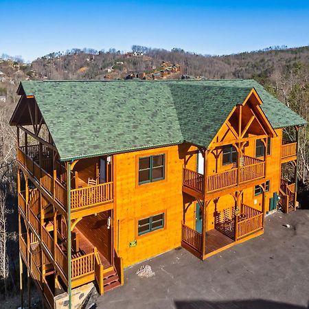 Full Equipped Cabin With A Pool And Game Room Smokies Views Gatlinburg Exterior photo