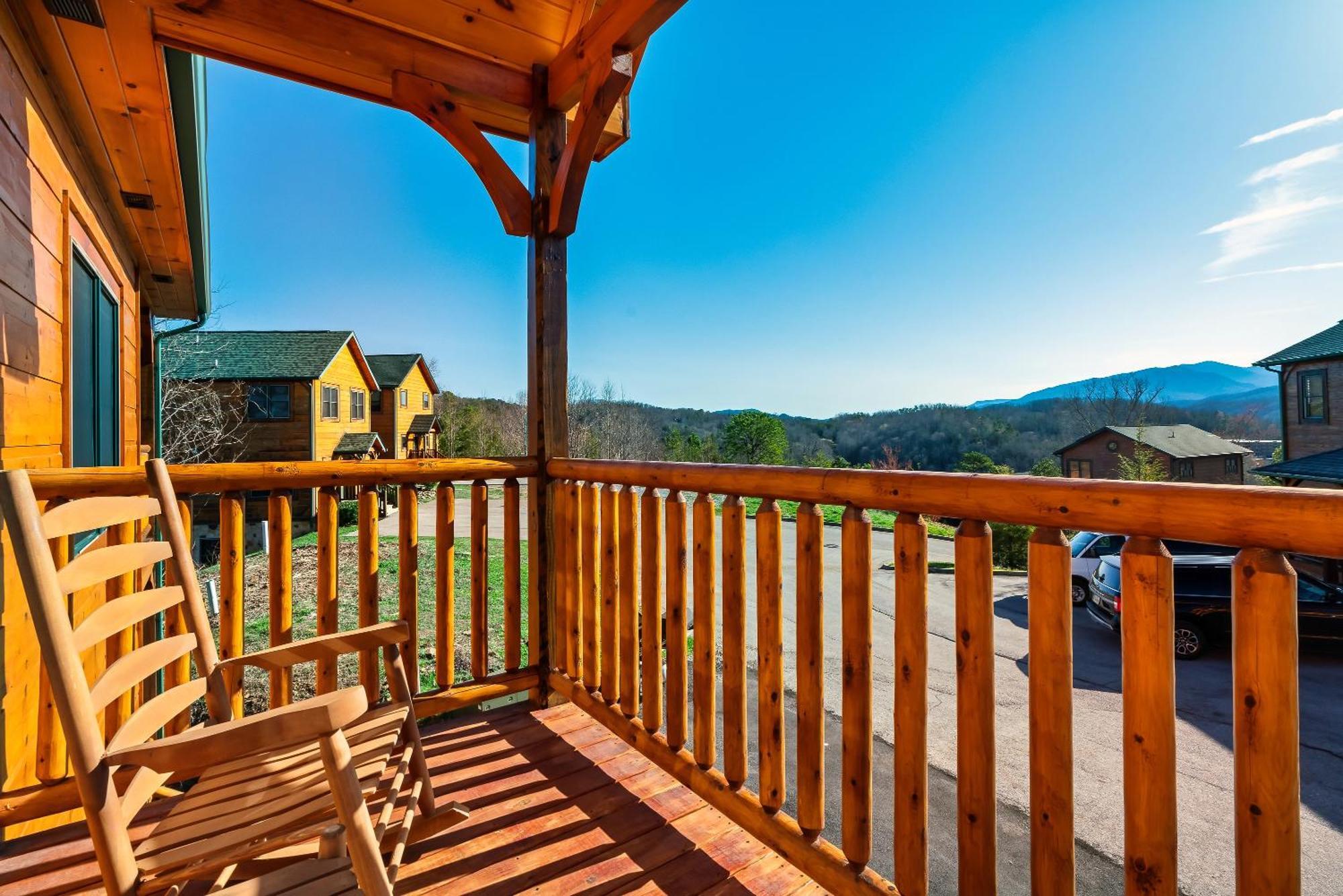 Full Equipped Cabin With A Pool And Game Room Smokies Views Gatlinburg Exterior photo