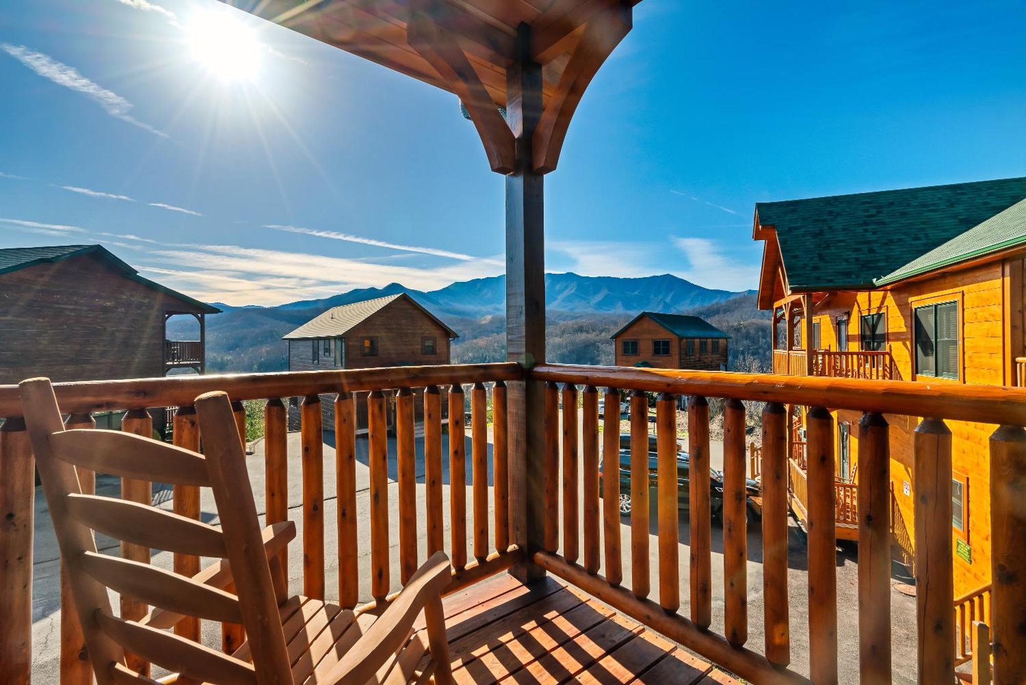 Full Equipped Cabin With A Pool And Game Room Smokies Views Gatlinburg Exterior photo