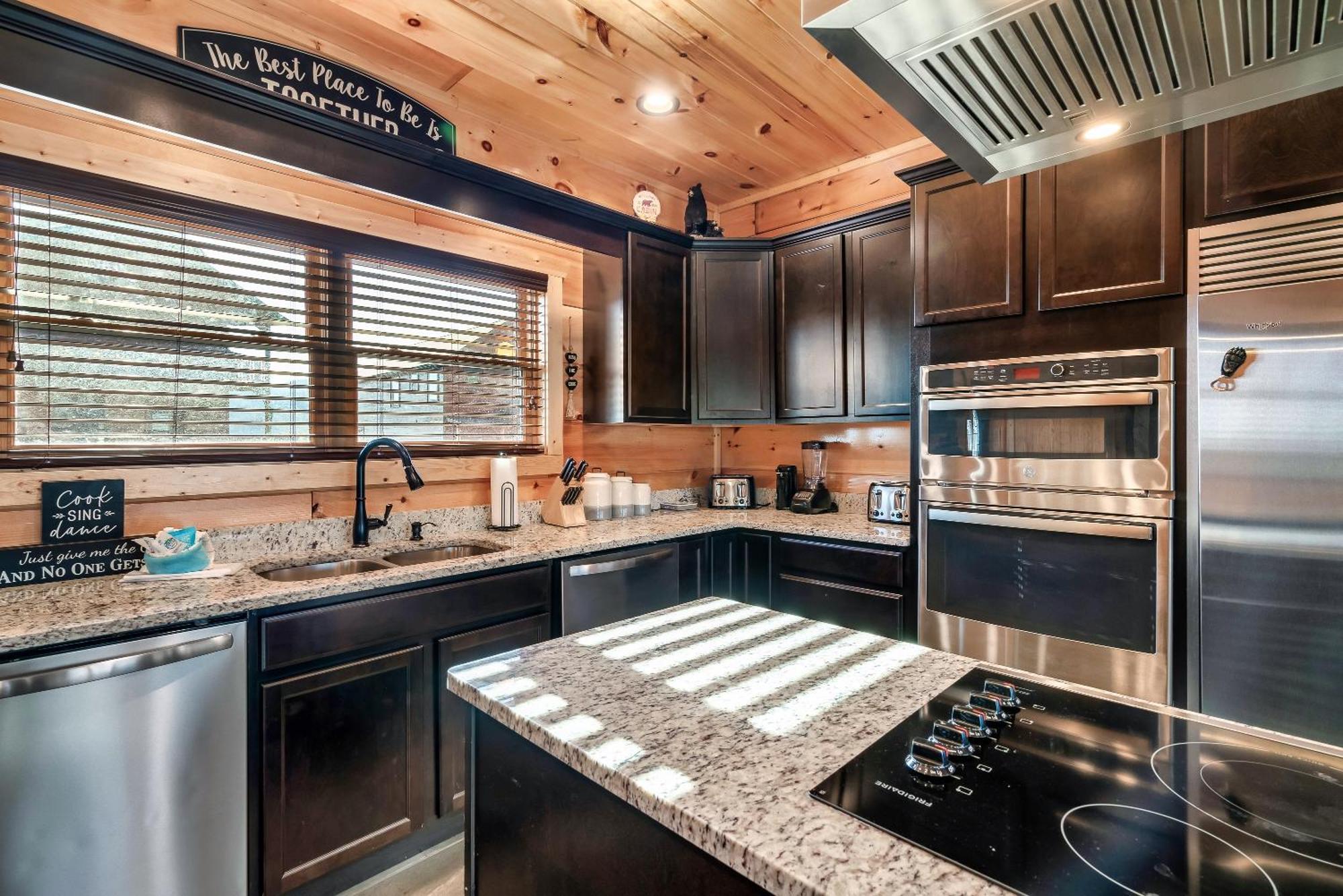 Full Equipped Cabin With A Pool And Game Room Smokies Views Gatlinburg Exterior photo