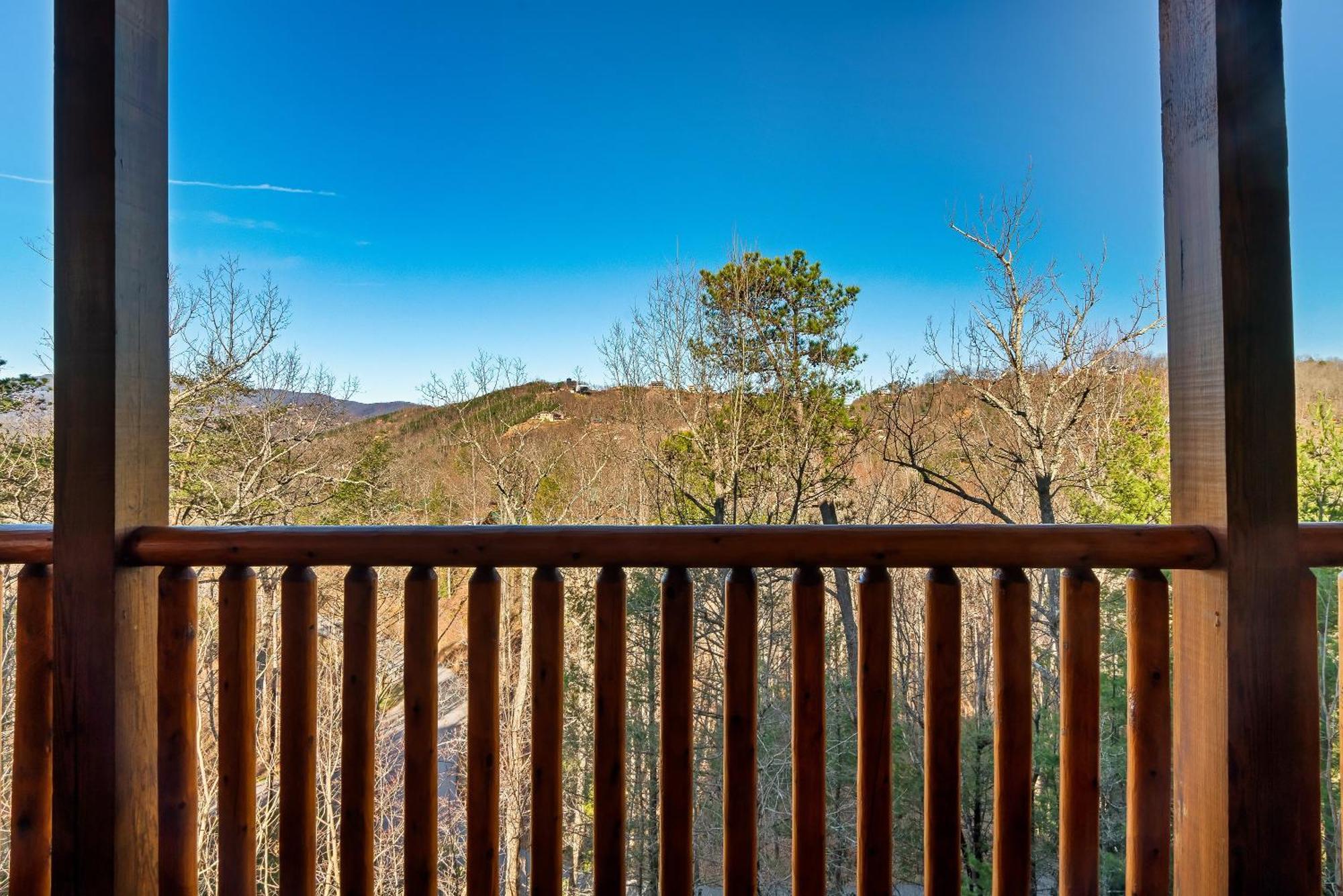Full Equipped Cabin With A Pool And Game Room Smokies Views Gatlinburg Exterior photo