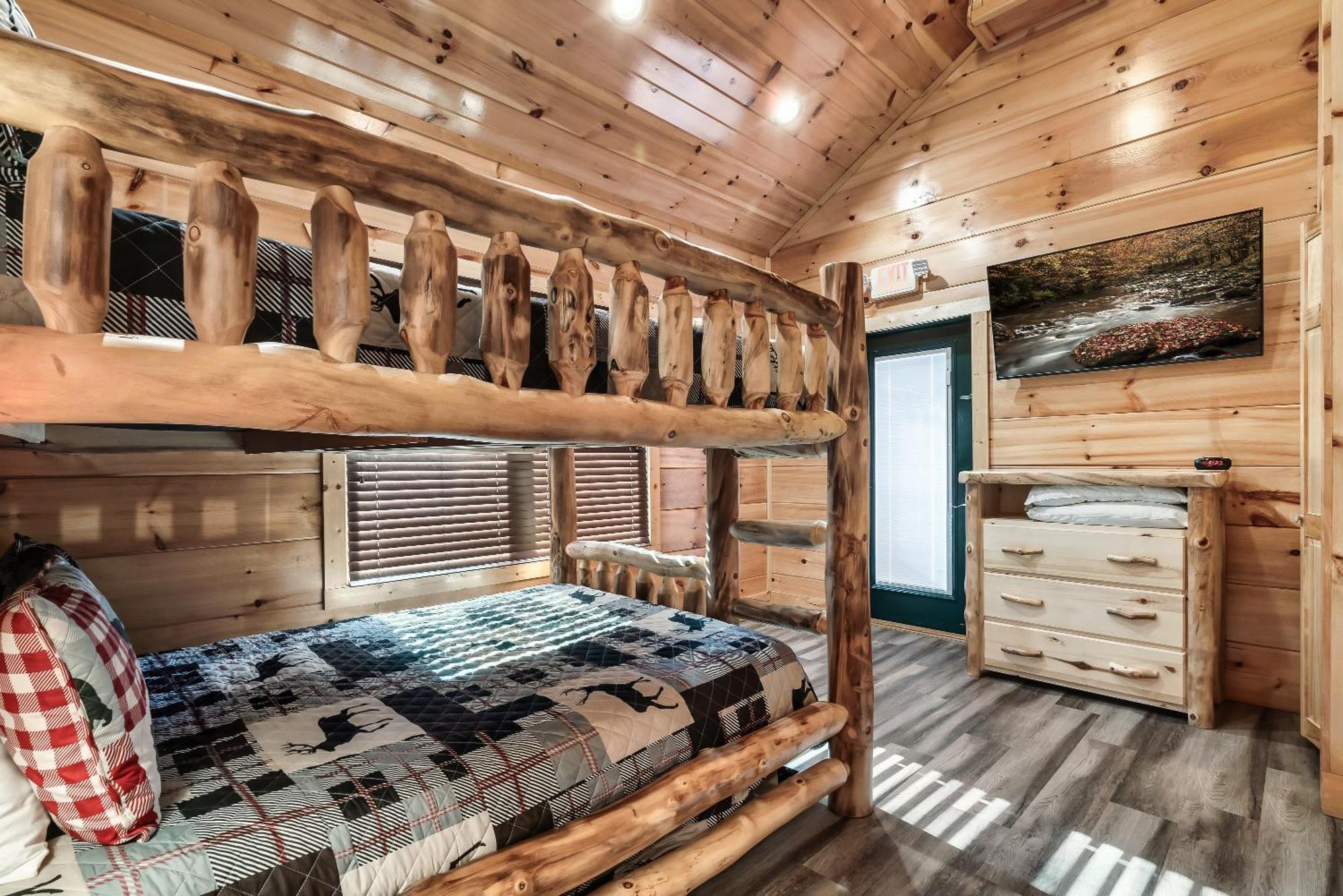 Full Equipped Cabin With A Pool And Game Room Smokies Views Gatlinburg Exterior photo